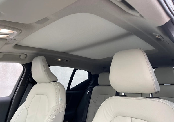 Volvo XC 40 cena 179900 przebieg: 10000, rok produkcji 2023 z Torzym małe 466